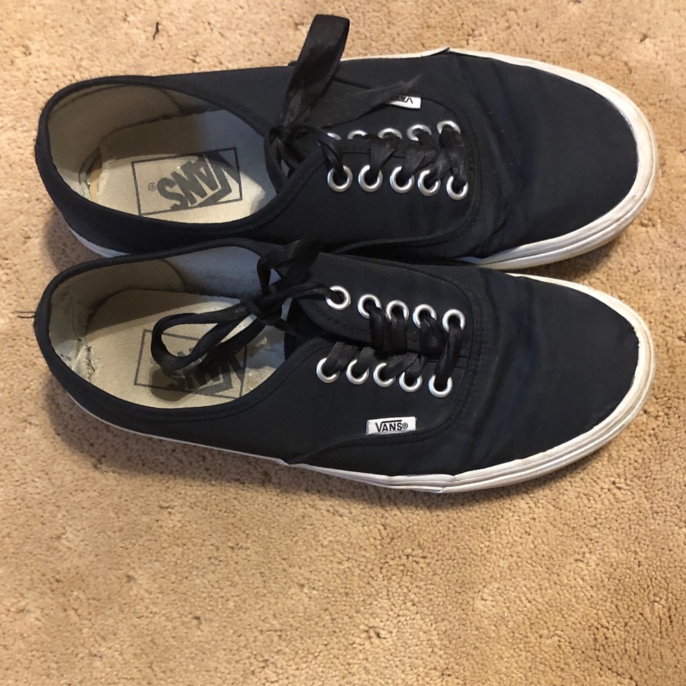 Vans Off the Wall Unisex Black Satin Classy Skateboard Shoes with Satiny Laces